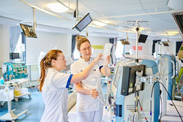 Dialyseverpleegkundige in opleiding